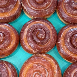 1/2 DZ Cinnamon Roll
