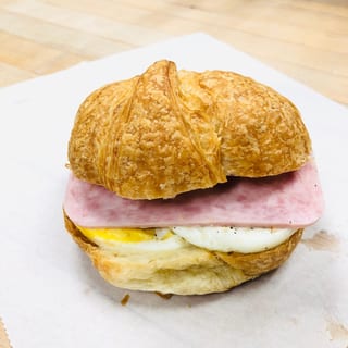 Croissant SW: Ham & Egg
